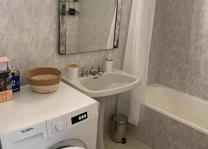 Lägenhet T2 Le Saints Georges 48 M2 Meubles Equipes Clims 2 Balcons Ensoleilles Parking Gratuit Et Wifi *