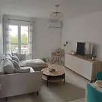 Apartman T2 Le Saints Georges 48 M2 Meubles Equipes Clims 2 Balcons Ensoleilles Parking Gratuit Et Wifi