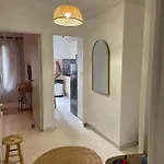 T2 Le Saints Georges 48 M2 Meubles Equipes Clims 2 Balcons Ensoleilles Parking Gratuit Et Wifi