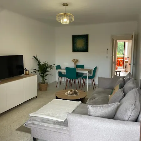 T2 Le Saints Georges 48 M2 Meubles Equipes Clims 2 Balcons Ensoleilles Parking Gratuit Et Wifi *