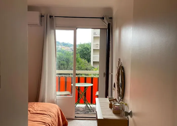 T2 Le Saints Georges 48 M2 Meubles Equipes Clims 2 Balcons Ensoleilles Parking Gratuit Et Wifi * Saint-Raphaël